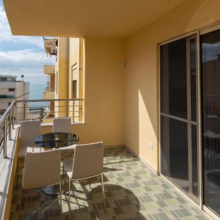 Spacious 2 Bedroom Apartment In Durres Beach Exteriör bild