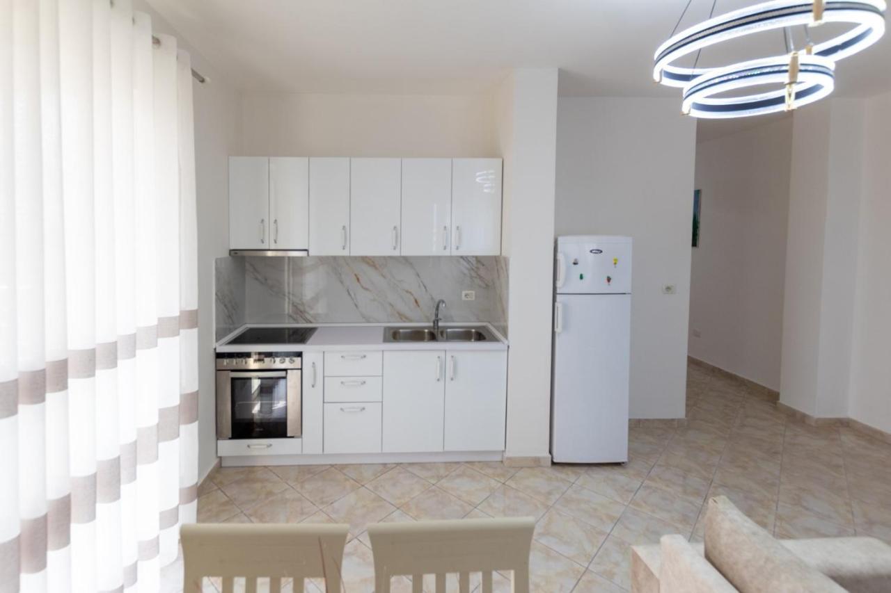 Spacious 2 Bedroom Apartment In Durres Beach Exteriör bild