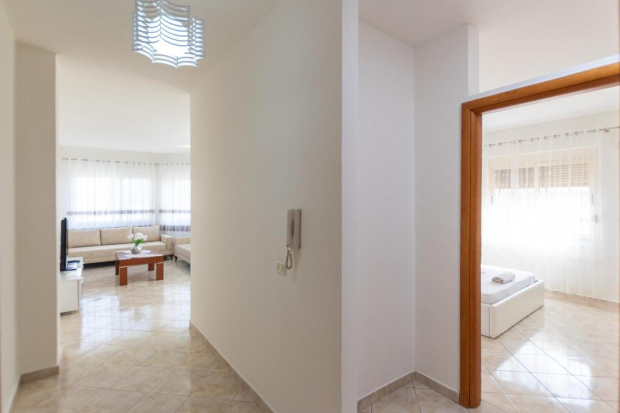 Spacious 2 Bedroom Apartment In Durres Beach Exteriör bild