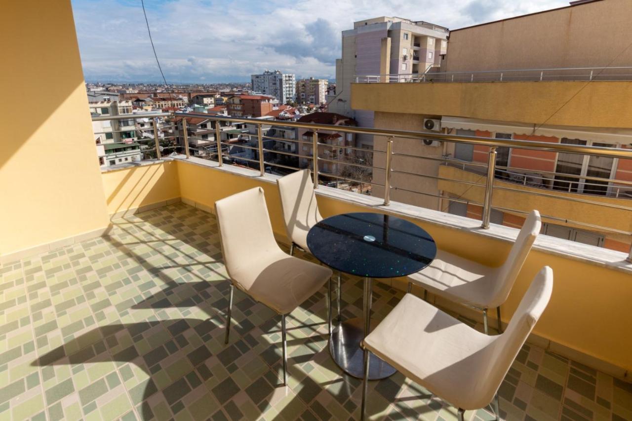 Spacious 2 Bedroom Apartment In Durres Beach Exteriör bild